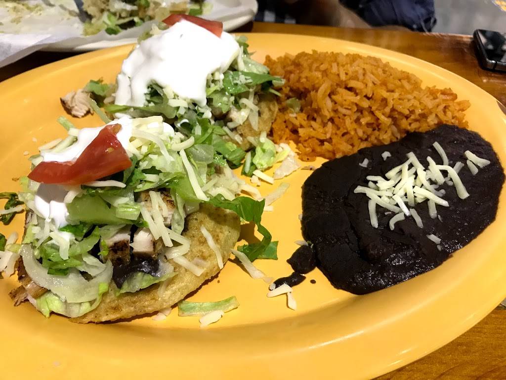 Spanglish Mexican Kitchen | restaurant | 555 S State St, Chicago, IL 60605, USA | 3126631668 OR +1 312-663-1668