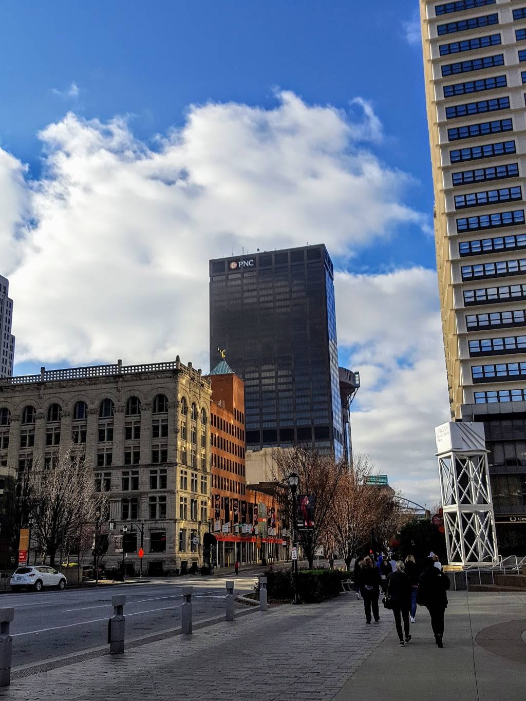 Sidebar at Whiskey Row | restaurant | 129 N 2nd St, Louisville, KY 40202, USA | 5023841600 OR +1 502-384-1600