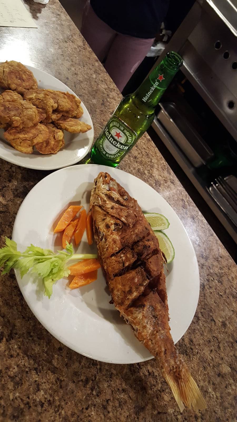 Mar Y Tierra | restaurant | 3236 Bainbridge Ave, Bronx, NY 10467, USA | 7186557764 OR +1 718-655-7764