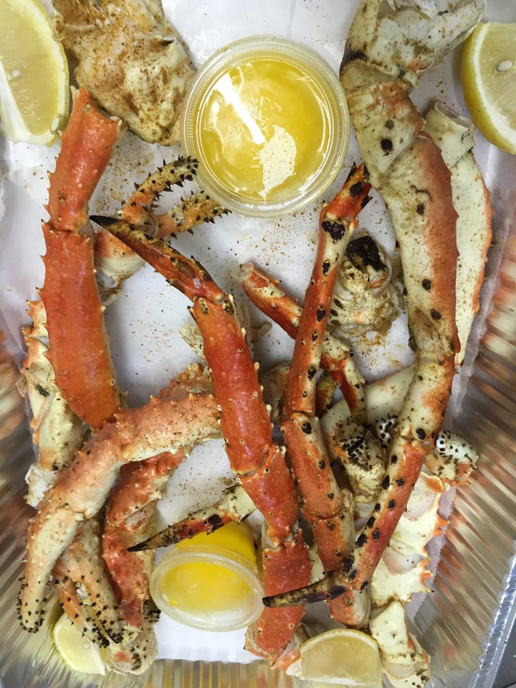 Sea World Fish Market | restaurant | 15084 Gratiot Ave, Detroit, MI 48205, USA | 3135213110 OR +1 313-521-3110