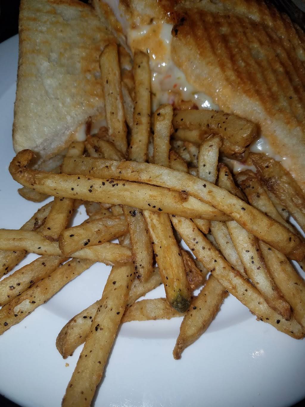 Cafe Delphine | restaurant | 70523 832 Martin Luther King Rd, Baldwin, LA 70514, USA | 8002844386 OR +1 800-284-4386