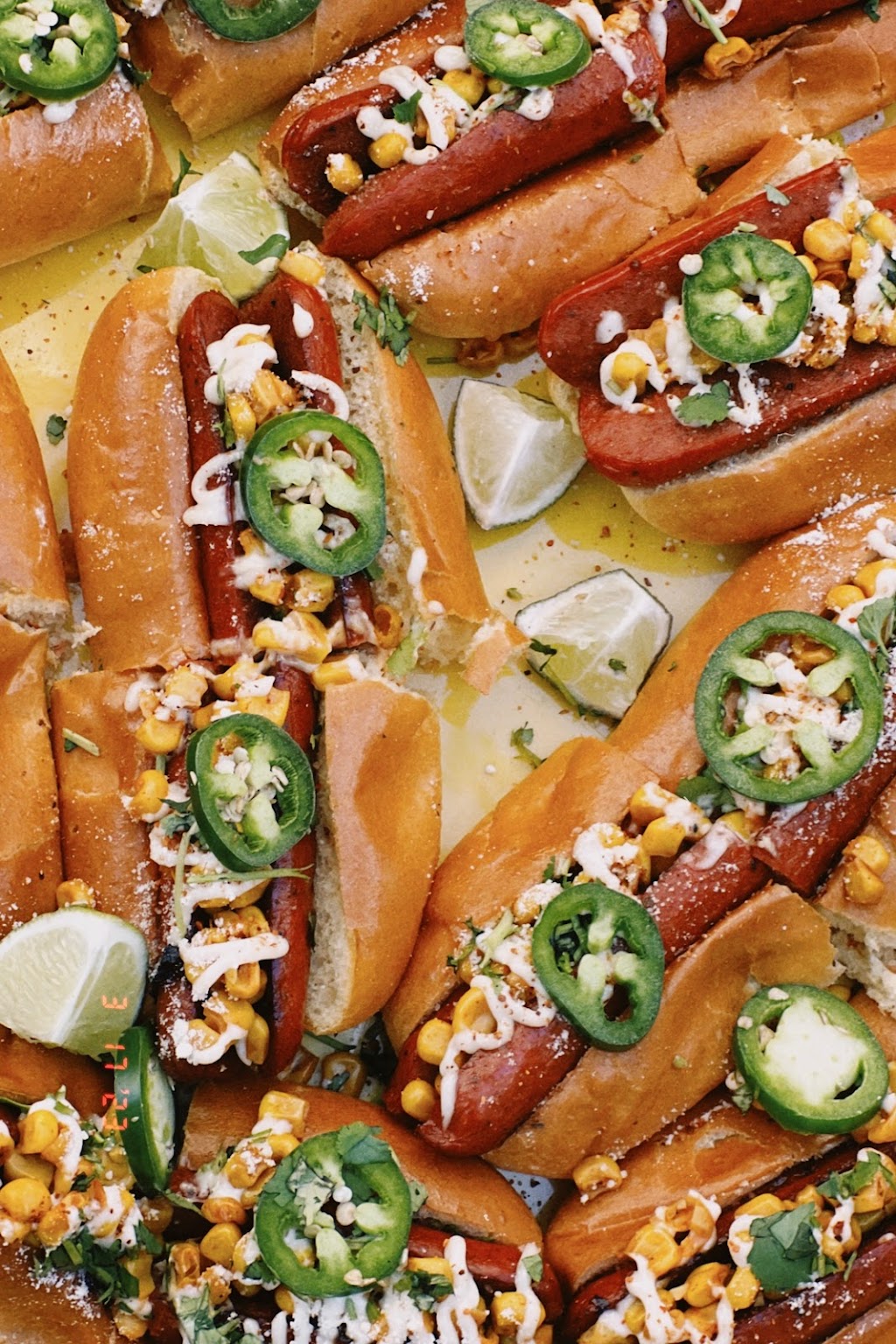 Mad Dogs | restaurant | 2022 Wilcrest Dr, Houston, TX 77042, USA | 8324002970 OR +1 832-400-2970