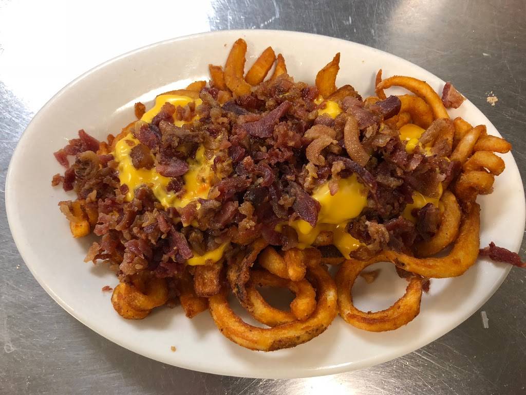 Town and Country Restaurant | restaurant | 15685 US-36, Chrisman, IL 61924, USA | 2172692000 OR +1 217-269-2000