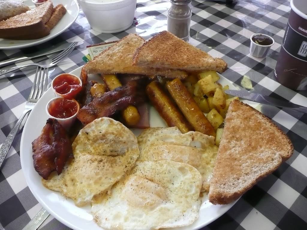 Sandys Deli | restaurant | 630 OBrien Rd, Renfrew, ON K7V 3Z2, Canada | 6134328804 OR +1 613-432-8804