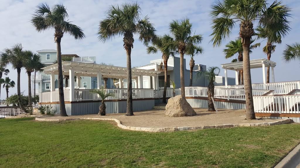 The Phoenix Restaurant & Bar | restaurant | 3500-A Island Moorings Pkwy, Port Aransas, TX 78373, USA | 3617499277 OR +1 361-749-9277