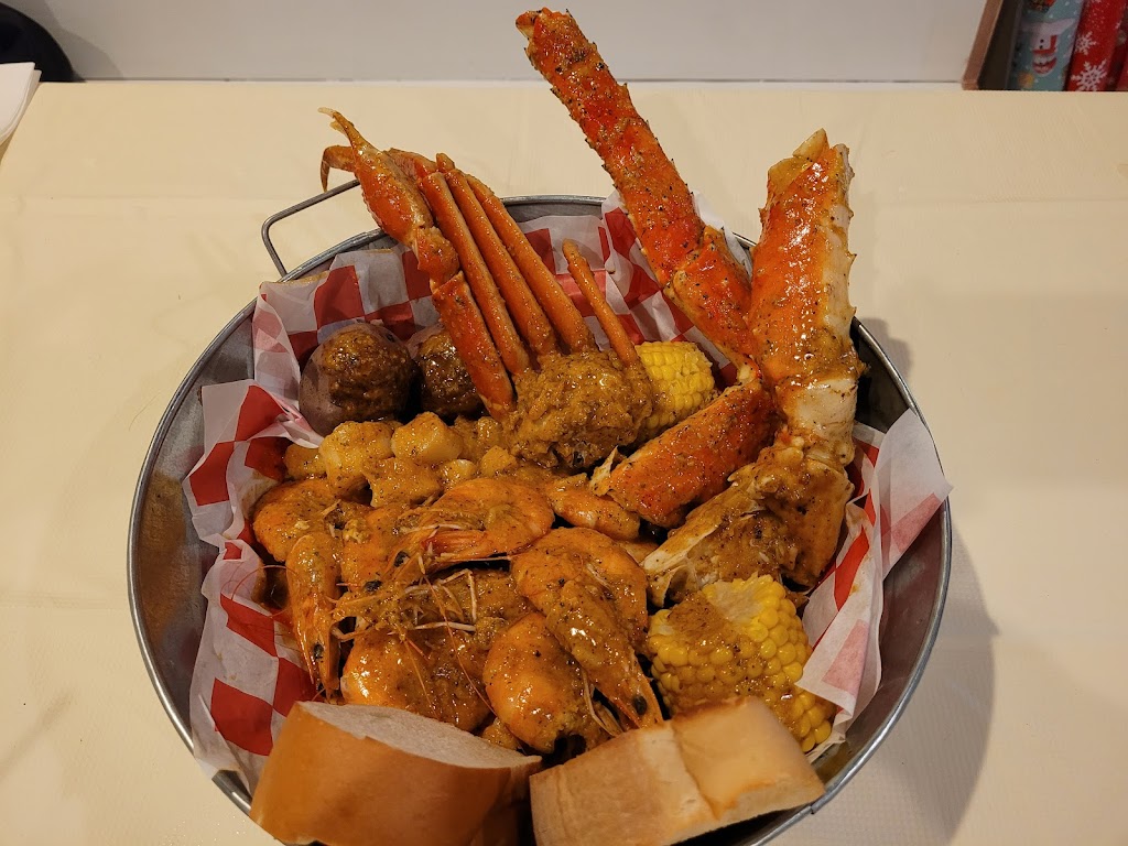 Crabulous Boil Seafood | restaurant | 379 Bloomfield Ave, Montclair, NJ 07042, USA | 9737833335 OR +1 973-783-3335