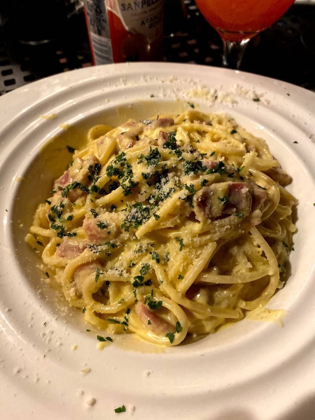 Salvatores Ristorante Italiano | restaurant | 20 Union St, Vineyard Haven, MA 02568, USA | 5086879457 OR +1 508-687-9457