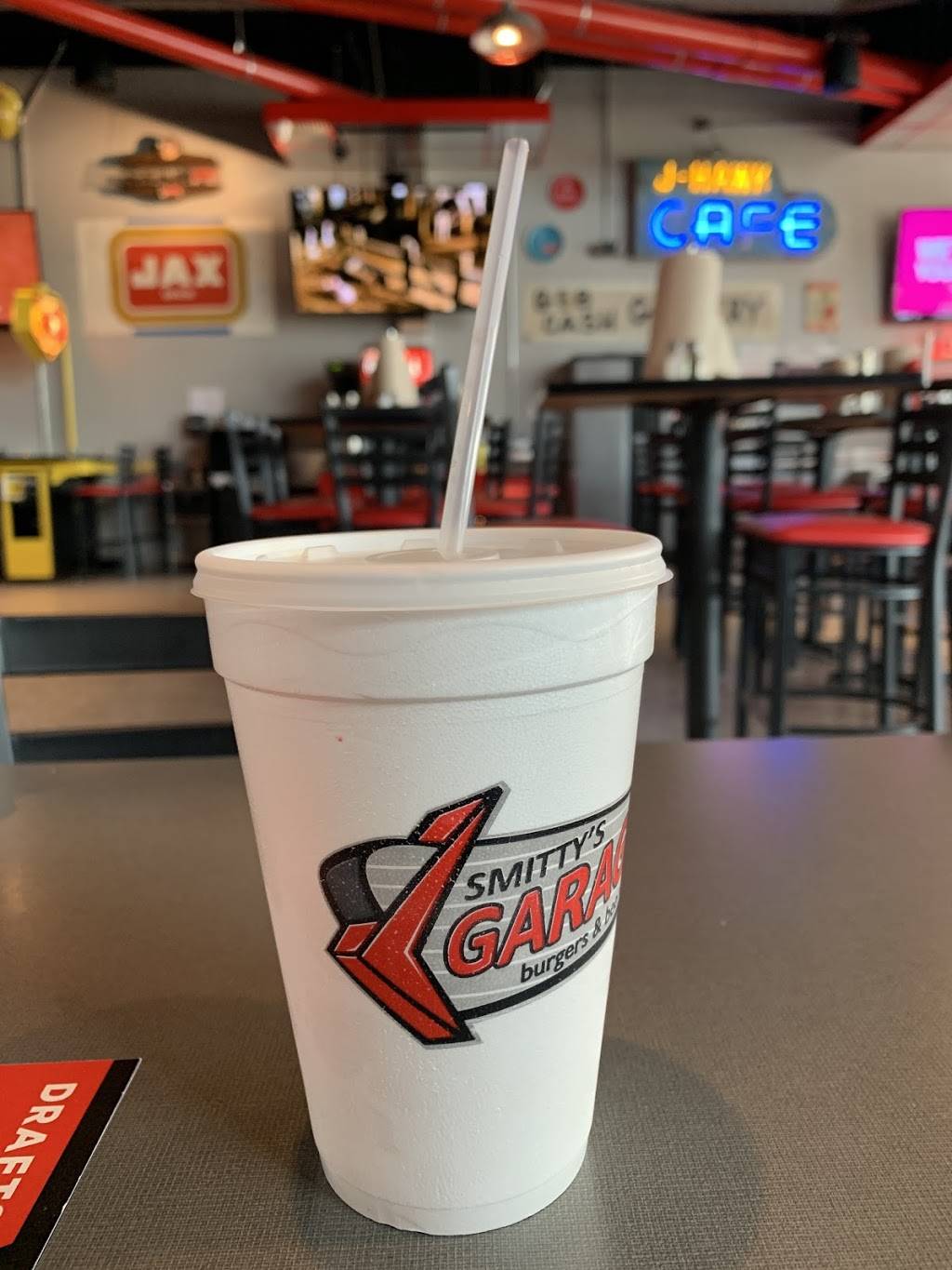Smittys Garage Burger and Beer | restaurant | 8811 State Line Rd, Kansas City, MO 64114, USA | 8167311455 OR +1 816-731-1455