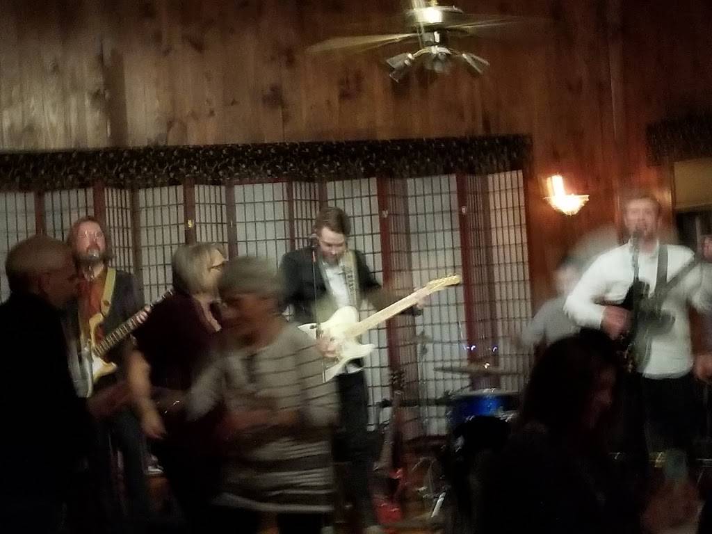 Lancaster Tennis & Yacht Club | restaurant | 2615 Columbia Ave, Lancaster, PA 17603, USA | 7173927826 OR +1 717-392-7826