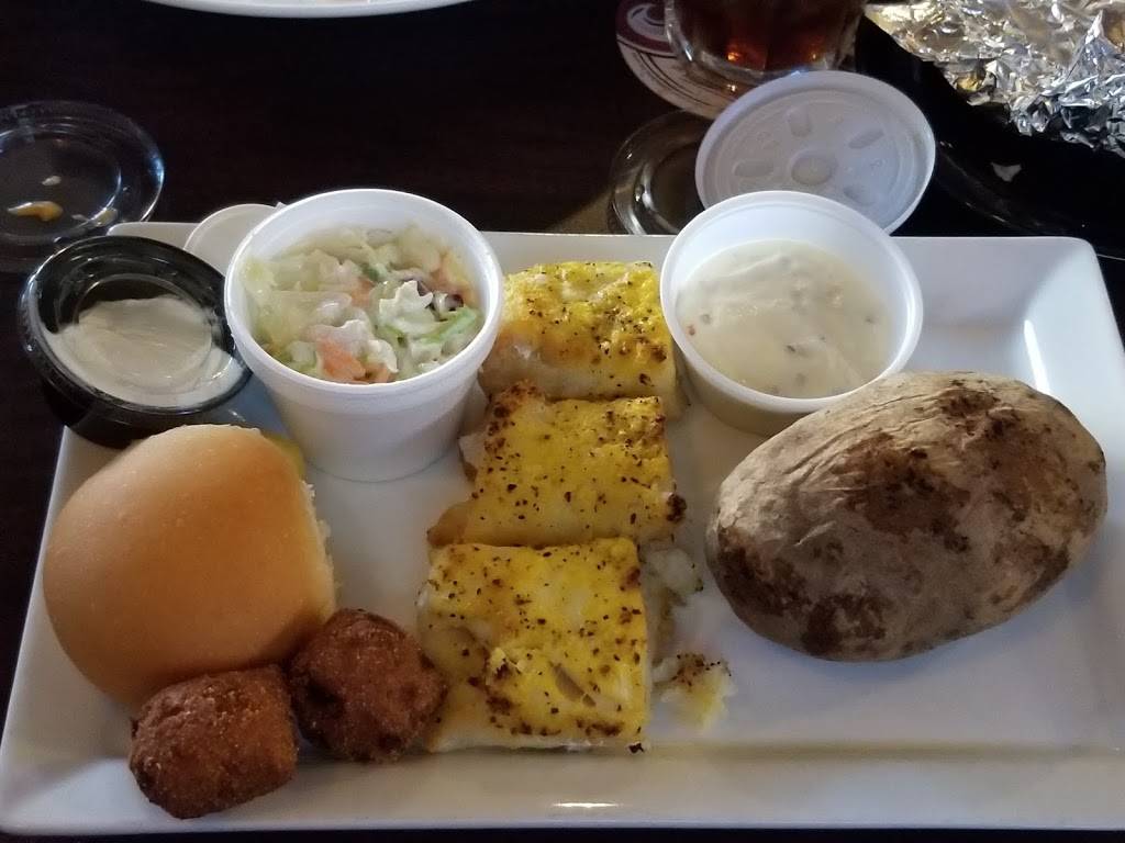 Five Points Pub | restaurant | 105 Main St, Kingston, IL 60145, USA | 8157843500 OR +1 815-784-3500