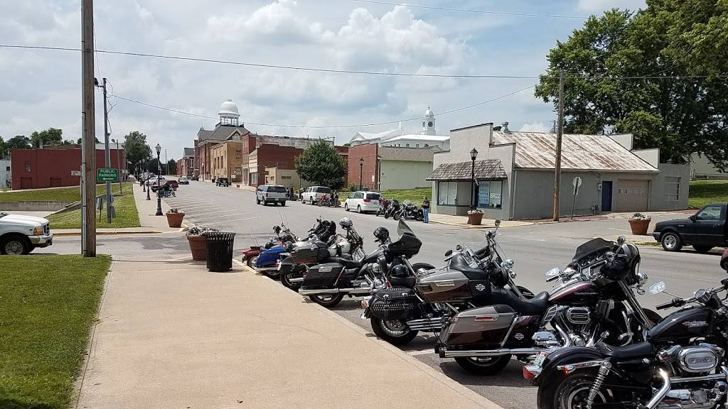 Spotted Pig | restaurant | 1211 Franklin Ave, Lexington, MO 64067, USA | 6602597768 OR +1 660-259-7768