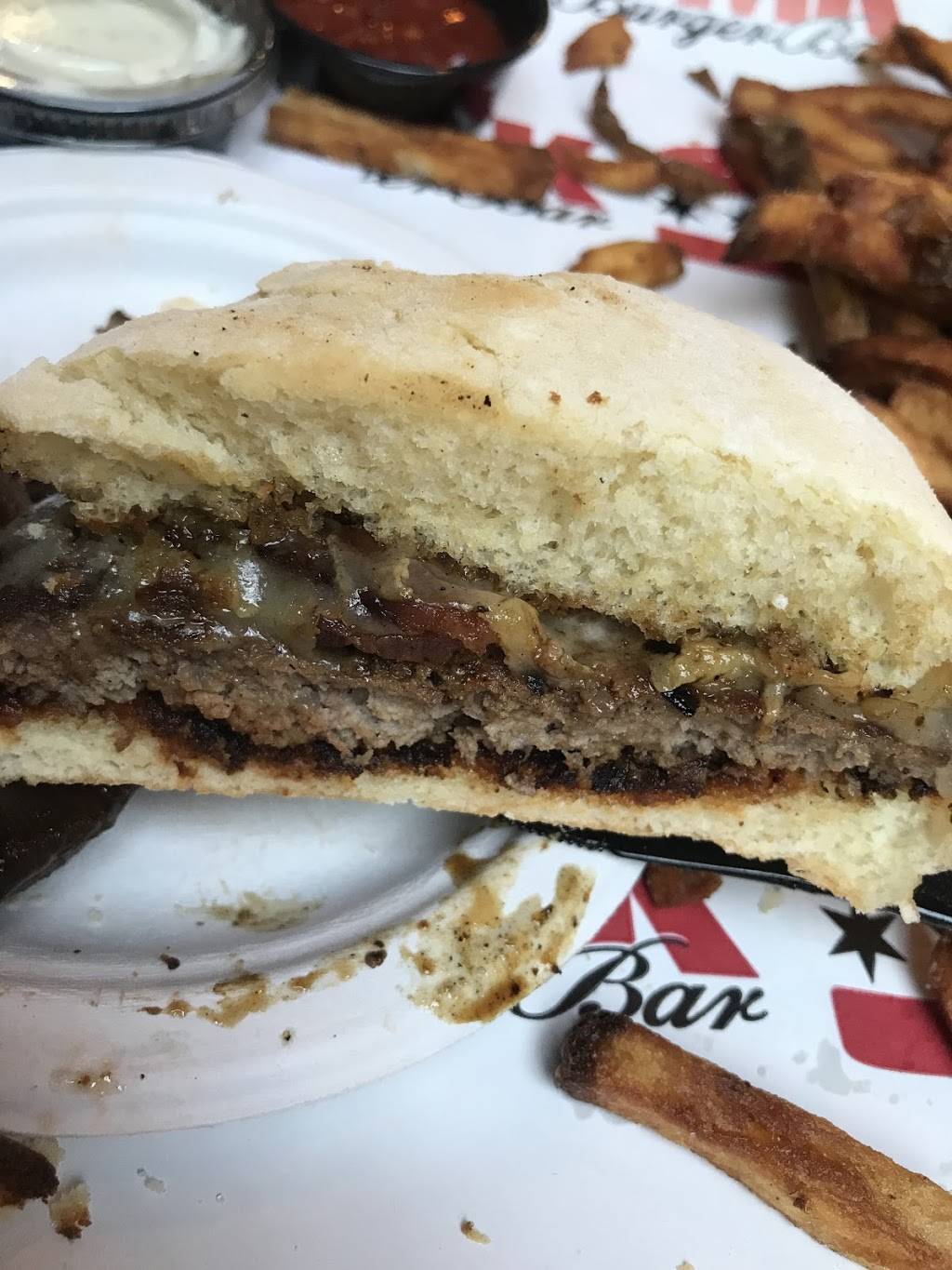 DMK Burger Bar | restaurant | 541 Oakbrook Center, Oak Brook, IL 60523, USA | 6309746881 OR +1 630-974-6881