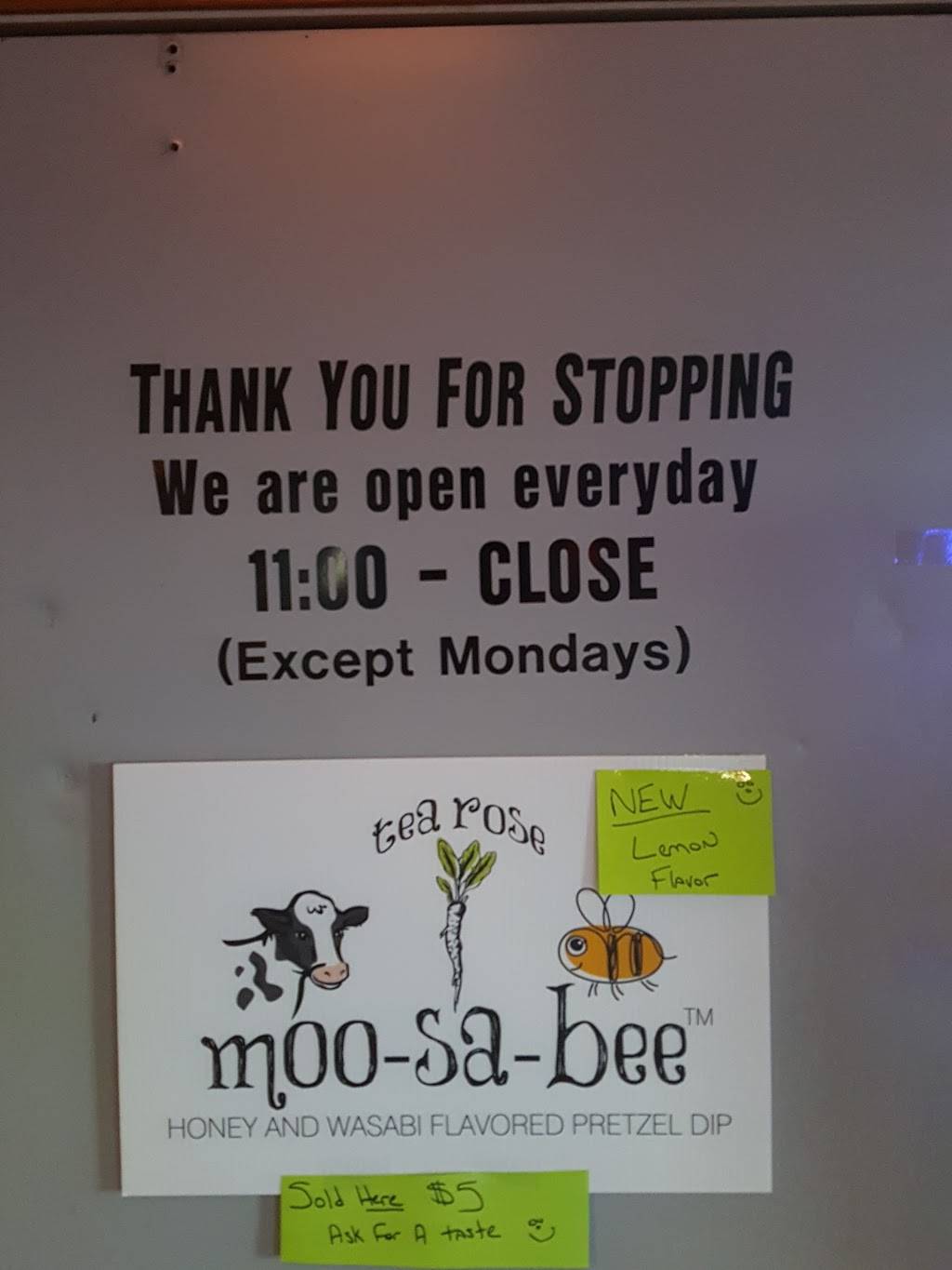 Sankeys Pub & Grub | restaurant | 6804 WI-66, Custer, WI 54423, USA | 7155926999 OR +1 715-592-6999