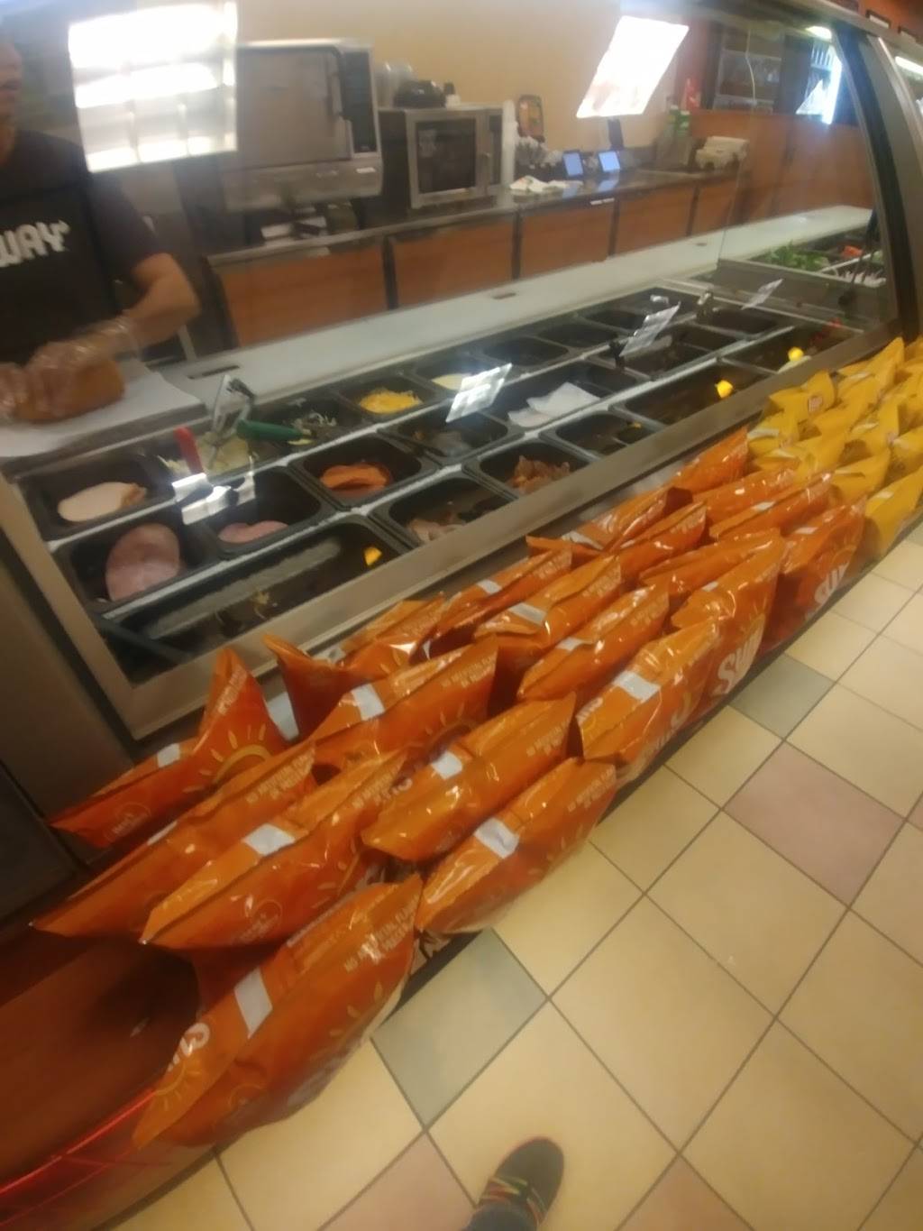 Subway | restaurant | 1556 W Gray St A, Houston, TX 77019, USA | 2819742016 OR +1 281-974-2016