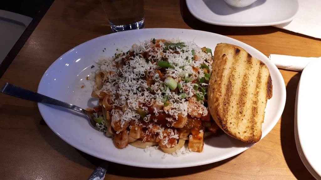 Boston Pizza | restaurant | 1681 Greenbank Rd, Barrhaven, ON K2J 4Y6, Canada | 6138251414 OR +1 613-825-1414