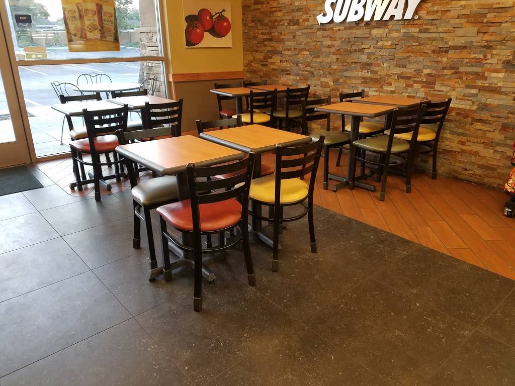 Subway | restaurant | Target Plaza, 2091 Madera Rd Suite B, Simi Valley, CA 93065, USA | 8059559232 OR +1 805-955-9232