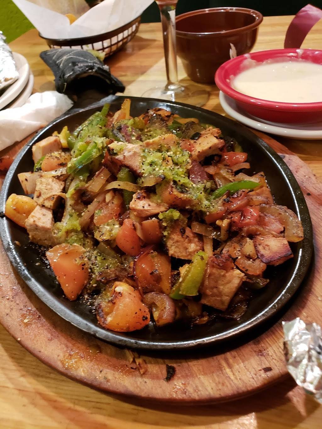 La Herradura | restaurant | 4801 Shore Dr B, Virginia Beach, VA 23455, USA | 7573187693 OR +1 757-318-7693