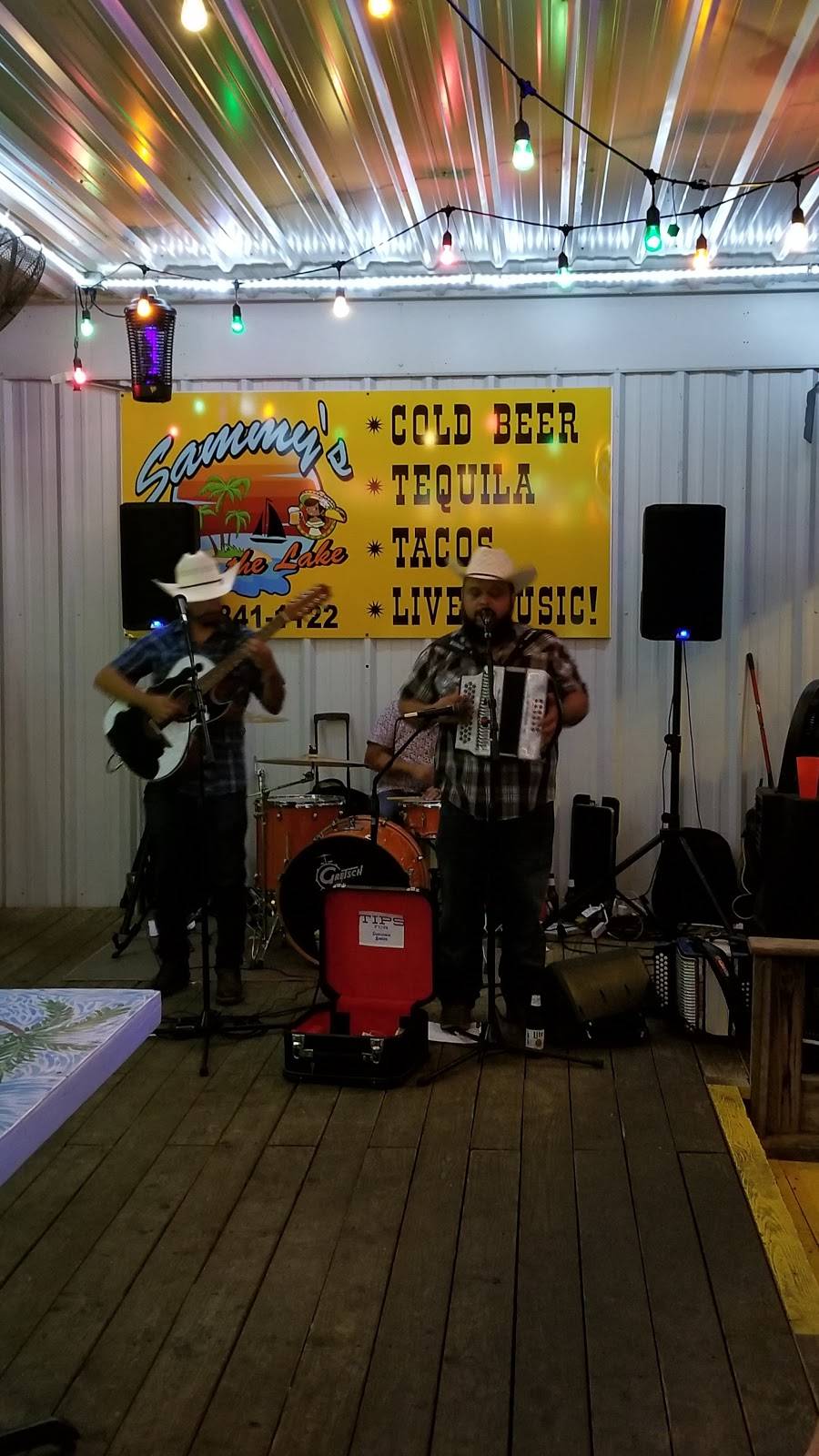 Sammys on the Lake | restaurant | 6680 Peden Rd, Fort Worth, TX 76179, USA | 6828411122 OR +1 682-841-1122