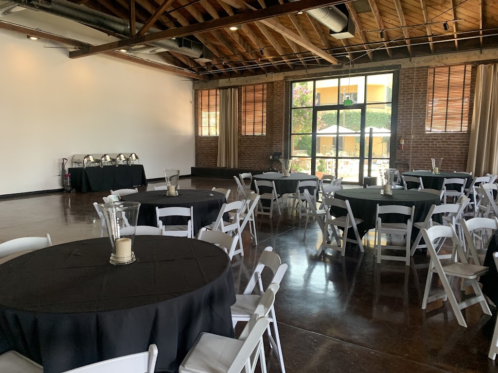 Redwood Cafe and Events | restaurant | 160 N 3rd Ave, Oakdale, CA 95361, USA | 2093222464 OR +1 209-322-2464