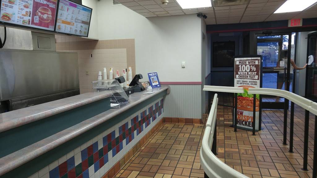 Burger King | restaurant | 1715 E Perry St, Port Clinton, OH 43452, USA | 4197346040 OR +1 419-734-6040