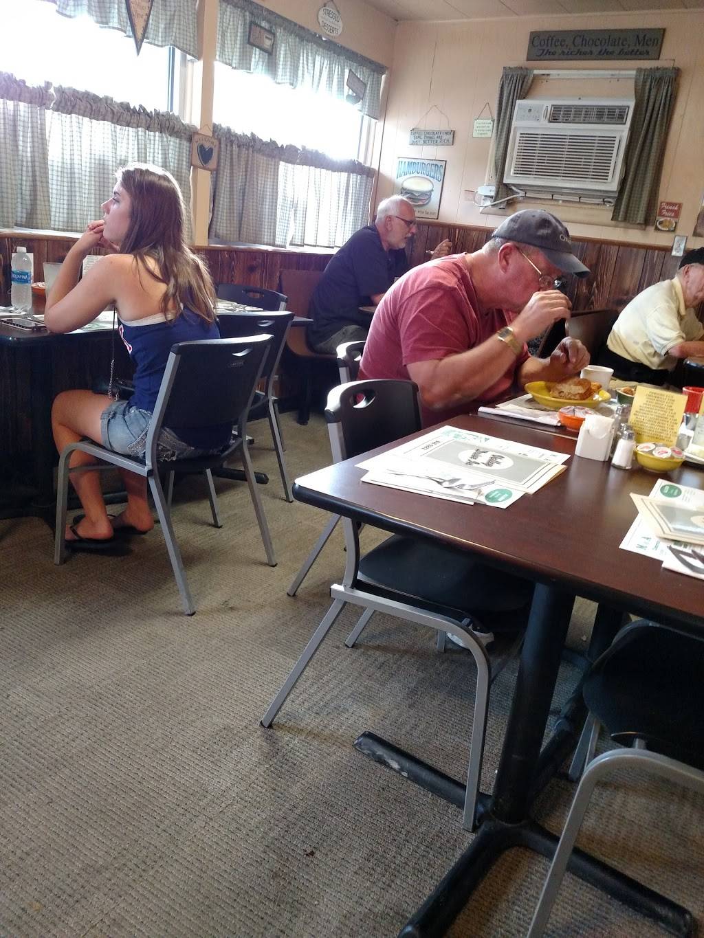 Valley Drive In | restaurant | 41582 OH-39, Wellsville, OH 43968, USA | 3305323223 OR +1 330-532-3223