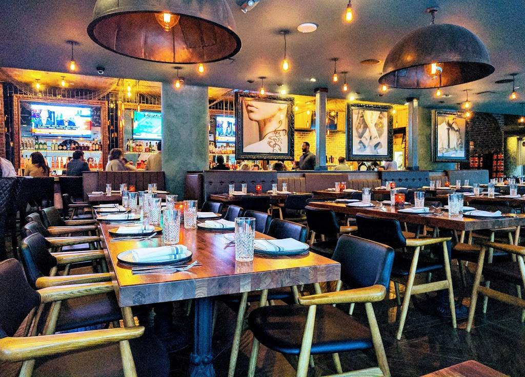 Essex Bar & Bistro | restaurant | 101 S Tryon St #14, Charlotte, NC 28280, USA | 9804063857 OR +1 980-406-3857