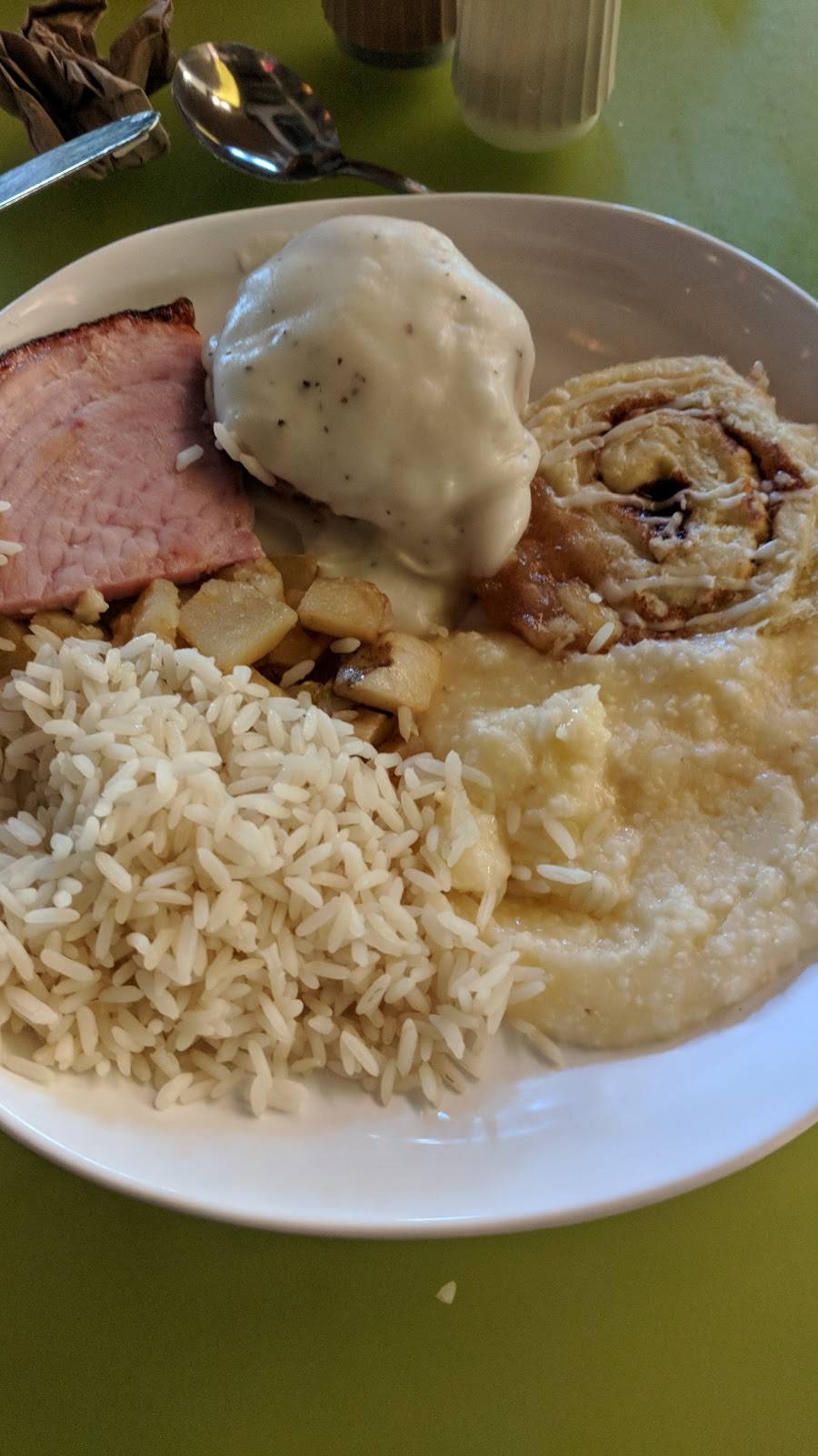 SoVi at South Village Crossing | restaurant | 8917 Johnson Alumni Way, Charlotte, NC 28262, USA | 7046878653 OR +1 704-687-8653