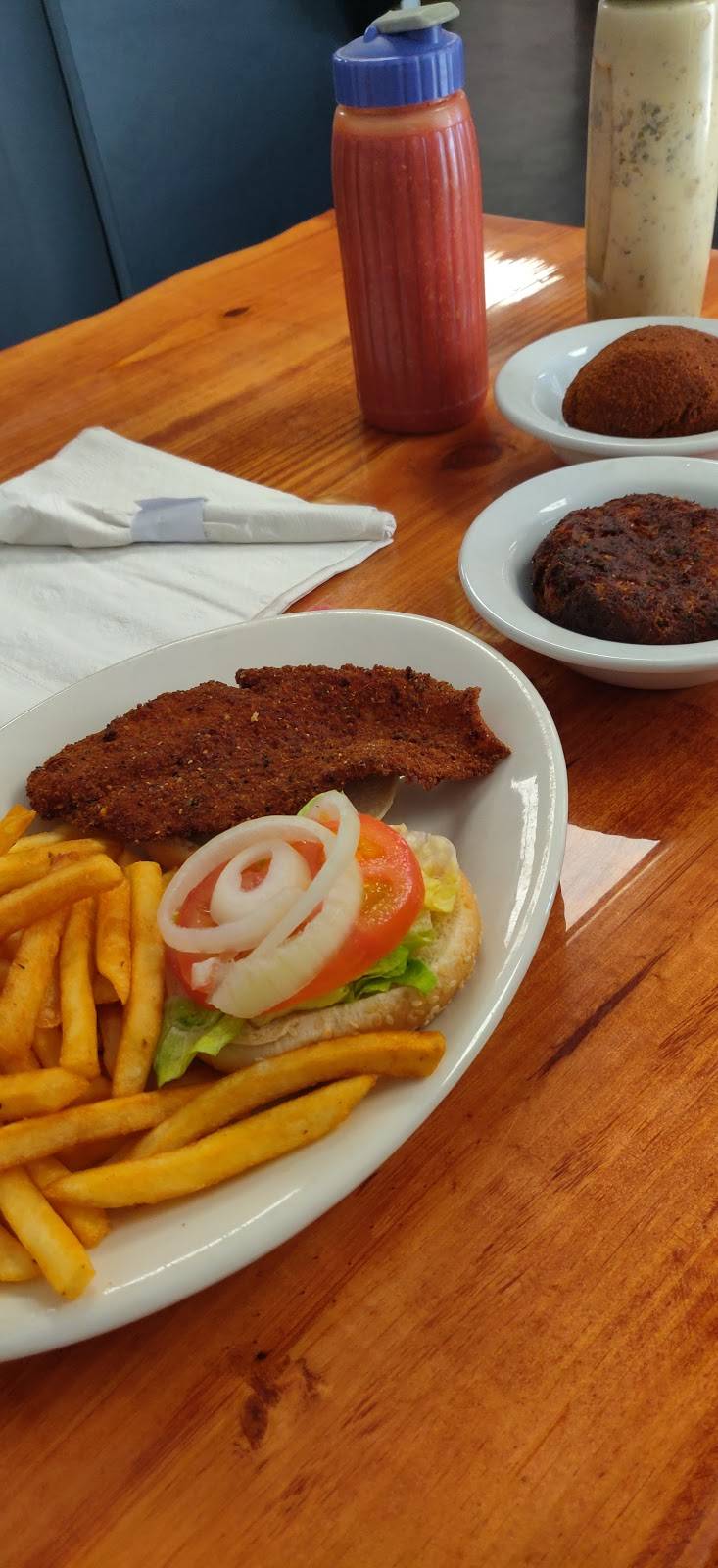 Lindas Crab Shack | restaurant | 202 E Reynolds St, Plant City, FL 33563, USA | 8137540492 OR +1 813-754-0492