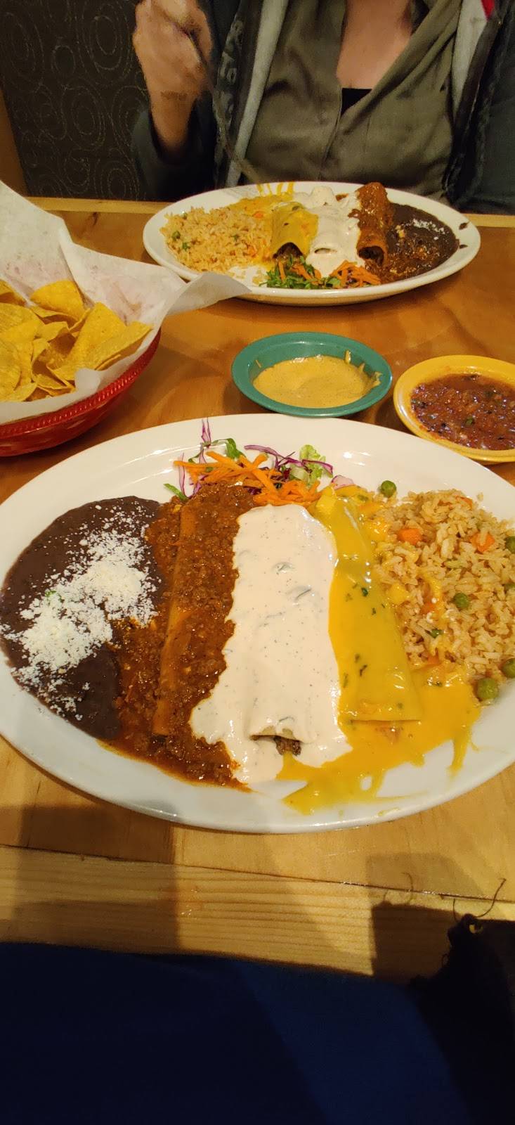 Emilios Mexican Kitchen | restaurant | 6243 Retail Rd #400, Dallas, TX 75231, USA | 9726852108 OR +1 972-685-2108