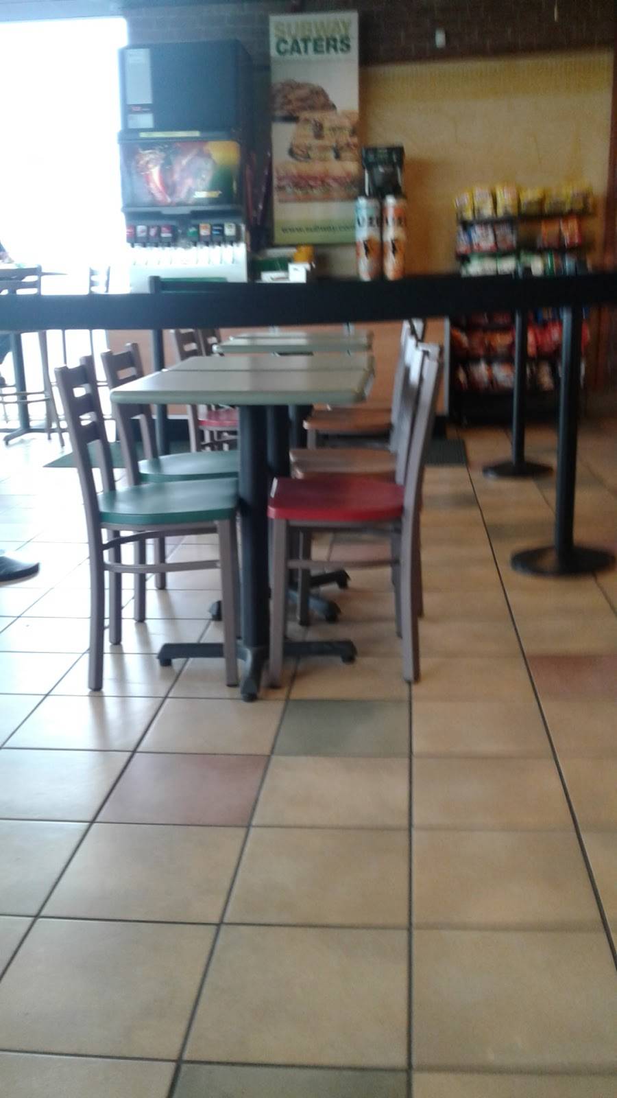 Subway | restaurant | 2953 S 3rd St, Memphis, TN 38109, USA | 9013452132 OR +1 901-345-2132