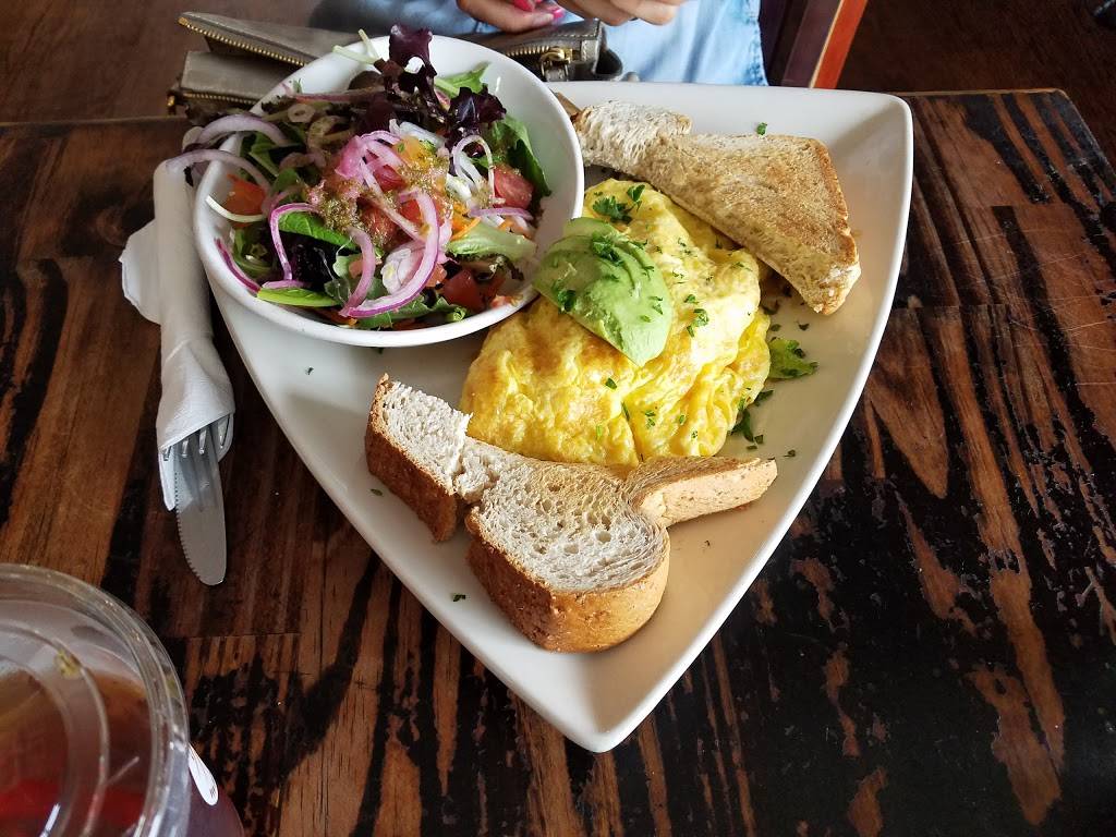 Solar de Cahuenga | restaurant | 1847 N Cahuenga Blvd, Los Angeles, CA 90028, USA | 3234677510 OR +1 323-467-7510