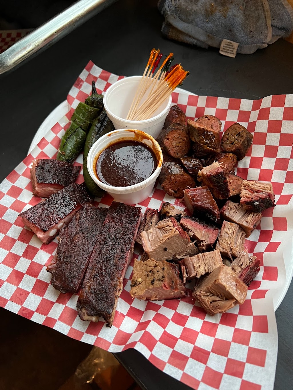Tommys BBQ Company | restaurant | 1414 Harbour Way S Suite 4000, Richmond, CA 94804, USA | 5108607894 OR +1 510-860-7894