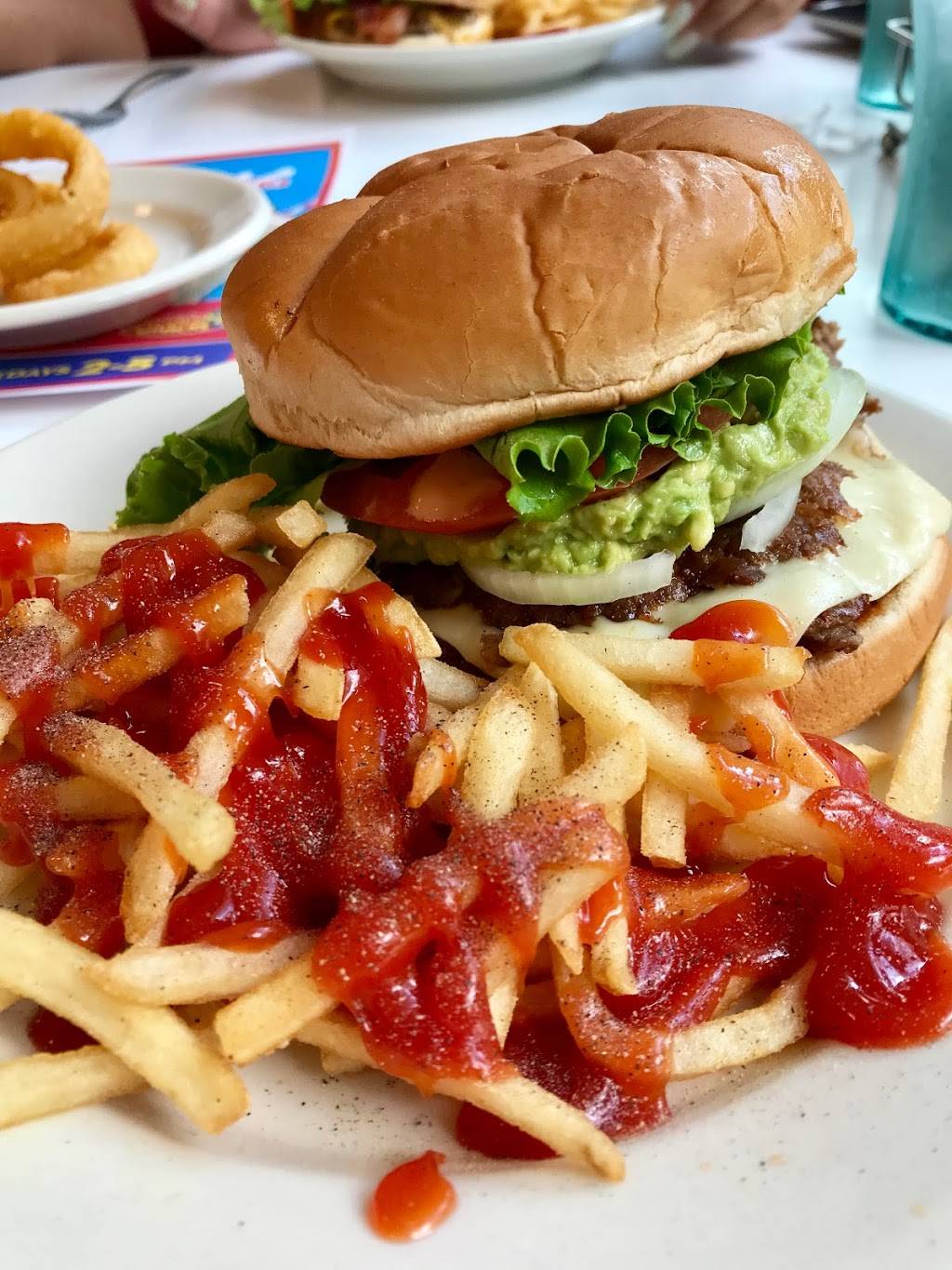 Steak n Shake | restaurant | 2620 Pine Ridge Rd, Naples, FL 34109, USA | 2392621039 OR +1 239-262-1039