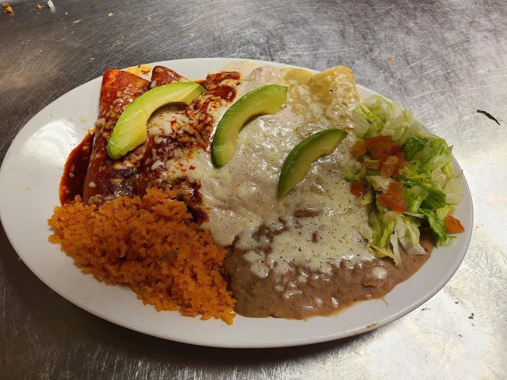La Gran Victoria | restaurant | 401 N Richardson Ave, Roswell, NM 88201, USA | 5758405290 OR +1 575-840-5290