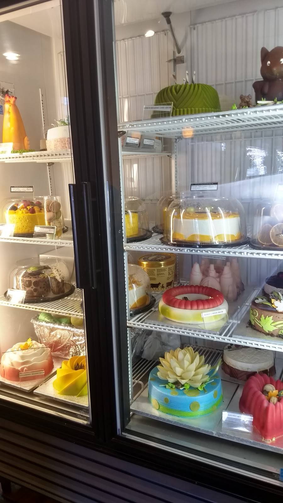 Hot Breads | bakery | 9678 E Arapahoe Rd, Greenwood Village, CO 80112, USA | 3032479264 OR +1 303-247-9264