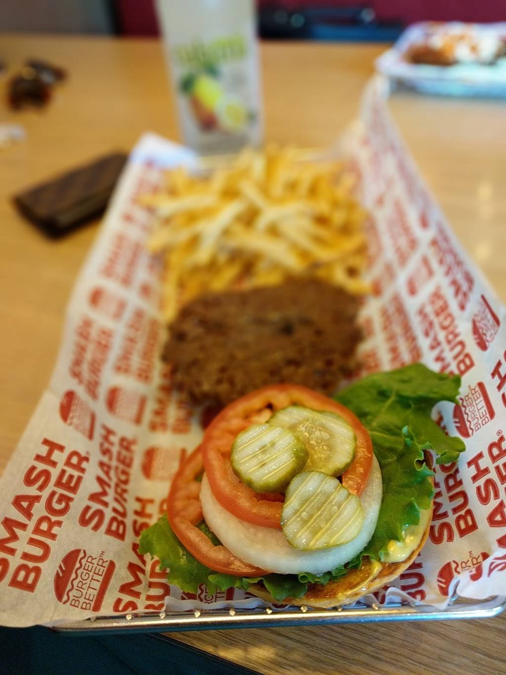 Smashburger | restaurant | 26541 Aliso Creek Rd, Aliso Viejo, CA 92656, USA | 9497163855 OR +1 949-716-3855