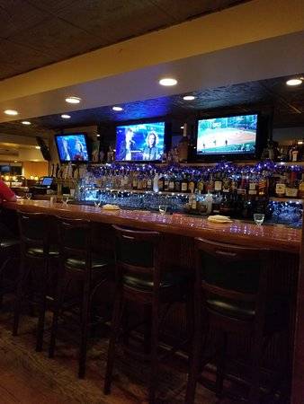 Flanagans | restaurant | 360 CT-12, Groton, CT 06340, USA | 8604456511 OR +1 860-445-6511