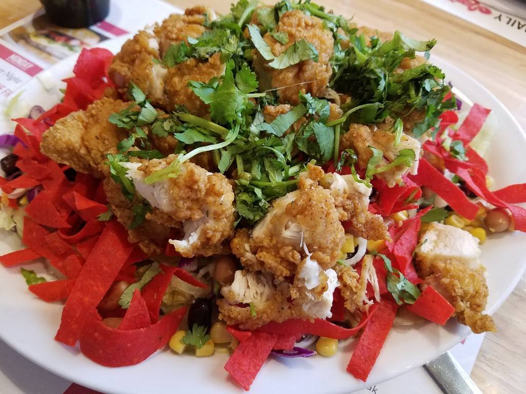 Arnies Bakery & Restaurant | bakery | 2650 E Beltline Ave SE, Grand Rapids, MI 49512, USA | 6169567901 OR +1 616-956-7901