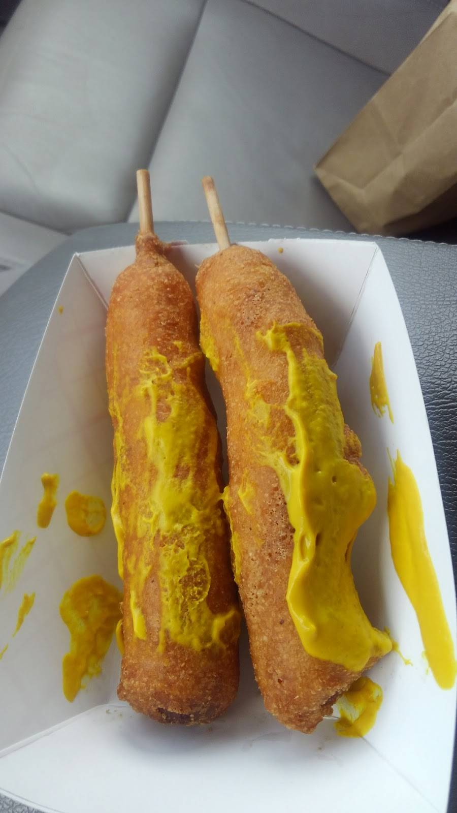 Dip Dog Stand | restaurant | 2035 Lee Hwy, Marion, VA 24354, USA | 2767832698 OR +1 276-783-2698