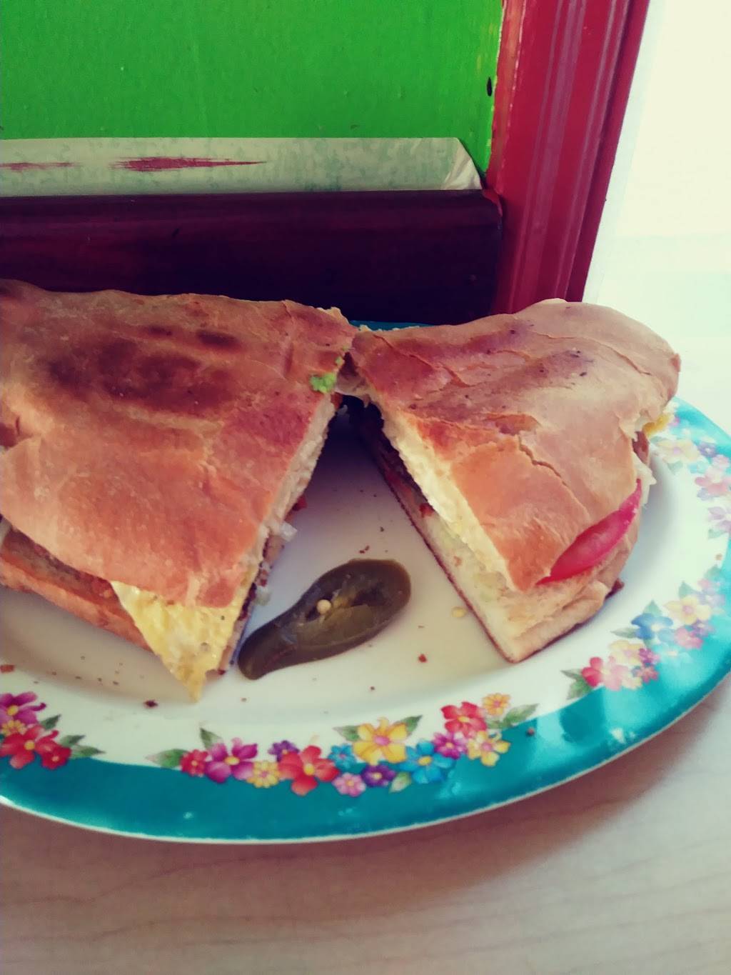 Super Tortas Chilangas Lodi Avenue | restaurant | 505 E Lodi Ave, Lodi, CA 95240, USA | 2093651959 OR +1 209-365-1959