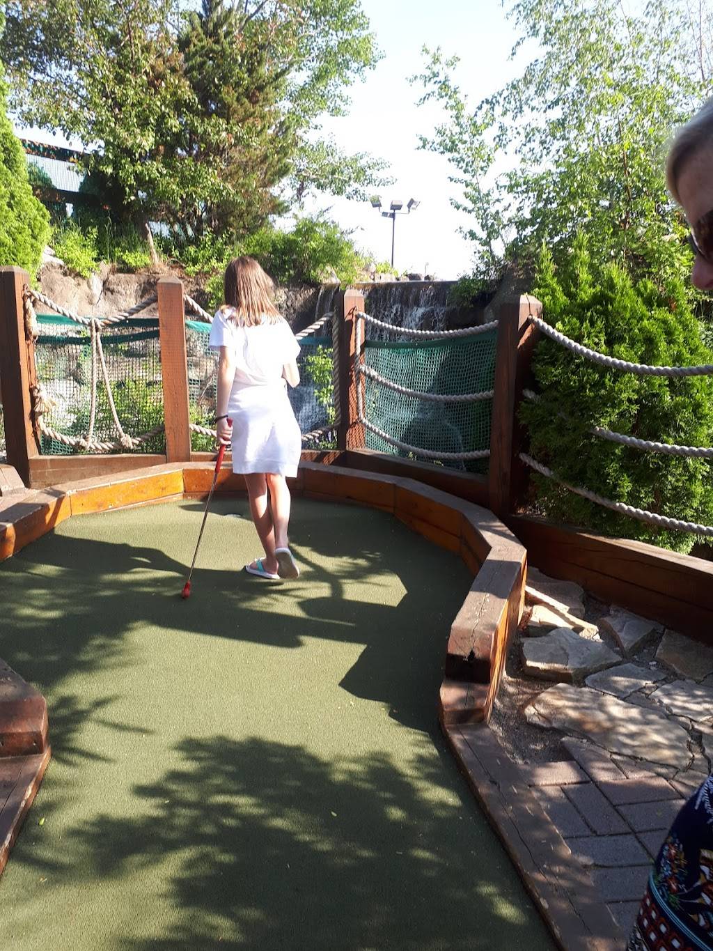 Cascades Golf | restaurant | 525 Chemin de Saint-Jean, La Prairie, QC J5R 2L2, Canada | 4504444350 OR +1 450-444-4350