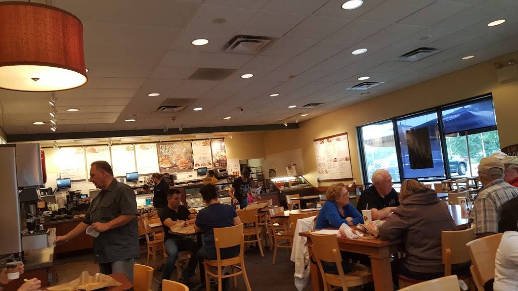 Einstein Bros. Bagels | cafe | 625 S County Farm Rd, Wheaton, IL 60187, USA | 6308719888 OR +1 630-871-9888