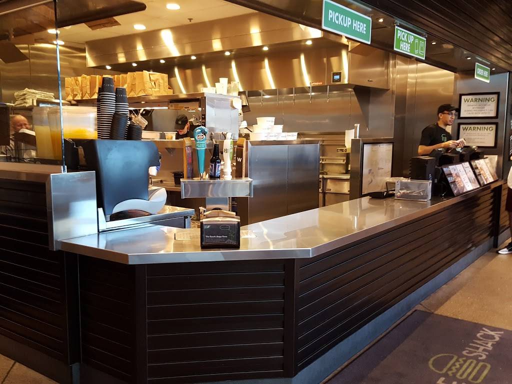 Shake Shack | meal takeaway | 10975 Oval Park Dr, Las Vegas, NV 89135, USA | 7029641025 OR +1 702-964-1025