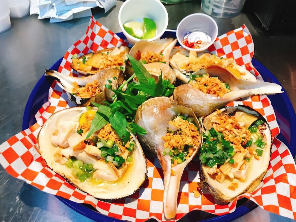 Captain T Seafood | restaurant | 10815 Beechnut St #107, Houston, TX 77072, USA | 3467742746 OR +1 346-774-2746