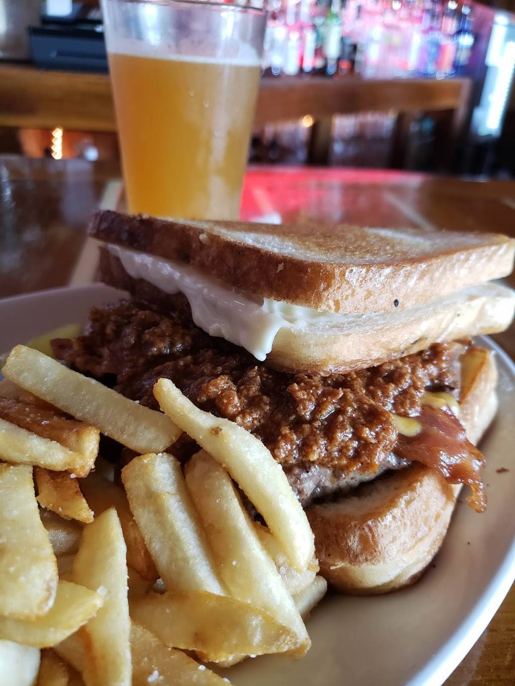 The Landing Bar & Grille | restaurant | 30 Fairport Village Landing, Fairport, NY 14450, USA | 5854257490 OR +1 585-425-7490