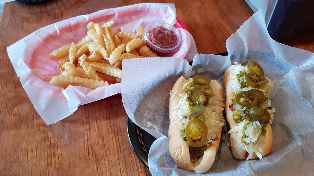 Sams Hot Dogs of Oleander | restaurant | 5917 Oleander Dr #110, Wilmington, NC 28403, USA | 9103992959 OR +1 910-399-2959