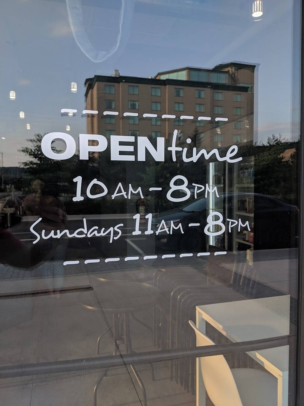 Urban Cravings | restaurant | 450 Winston Rd, Grimsby, ON L3M 0H2, Canada | 9053095959 OR +1 905-309-5959