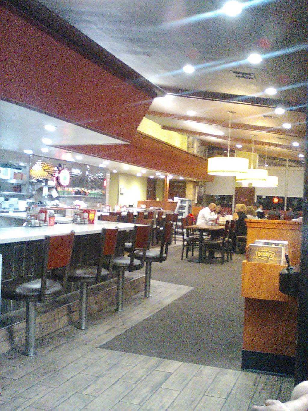 Dennys | restaurant | 1409 E 4th St, Ontario, CA 91764, USA | 9099832533 OR +1 909-983-2533