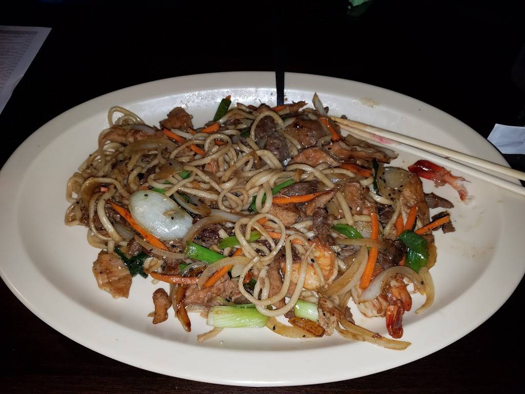 Red Salmon Japanese Restaurant | restaurant | 2010 W Ave J8 #113, Lancaster, CA 93536, USA | 6619456565 OR +1 661-945-6565