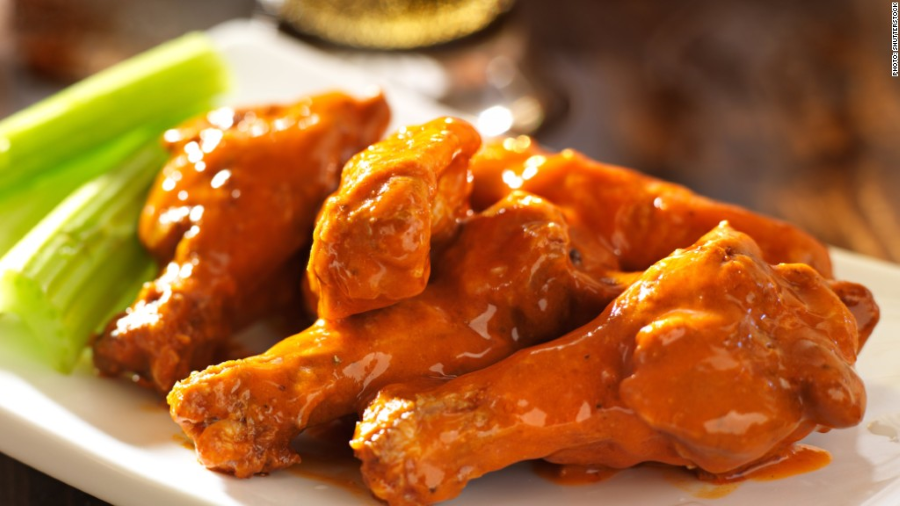 Buffalo Wild Wings | meal takeaway | 2601 South N Service Rd, Moore, OK 73160, USA | 4057949647 OR +1 405-794-9647